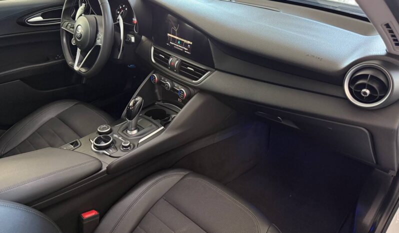 
								Alfa Romeo Giulia 2.2 Turbodiesel 180 CV AT8 AWD Q4 Veloce full									