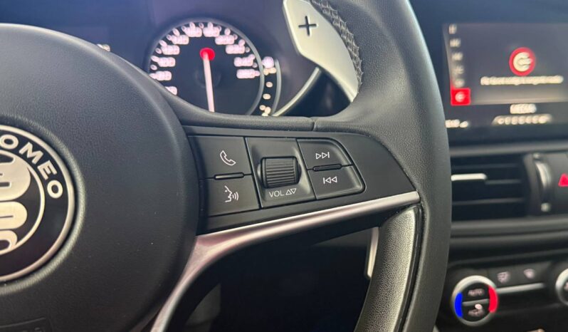 
								Alfa Romeo Giulia 2.2 Turbodiesel 180 CV AT8 AWD Q4 Veloce full									