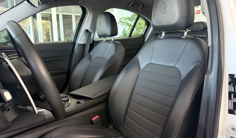 
								Alfa Romeo Giulia 2.2 Turbodiesel 180 CV AT8 AWD Q4 Veloce full									