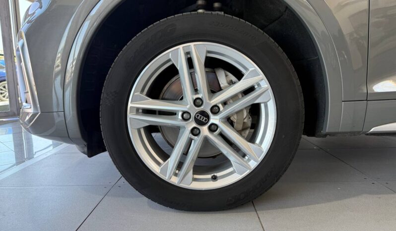 
								Audi Q5 40 TDI 204 CV quattro S tronic line full									