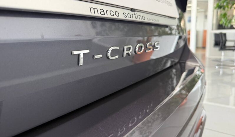 
								Volkswagen T-Cross 1.0 TSI R-line full									
