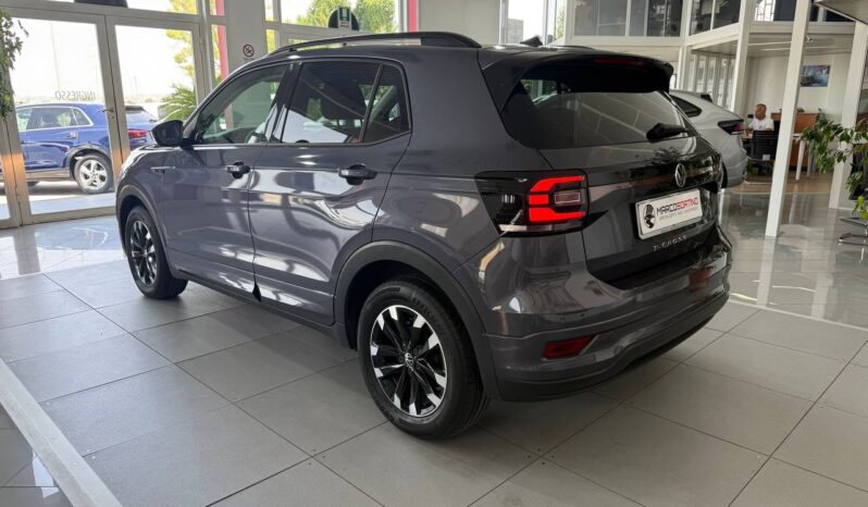 
								Volkswagen T-Cross 1.0 TSI R-line full									