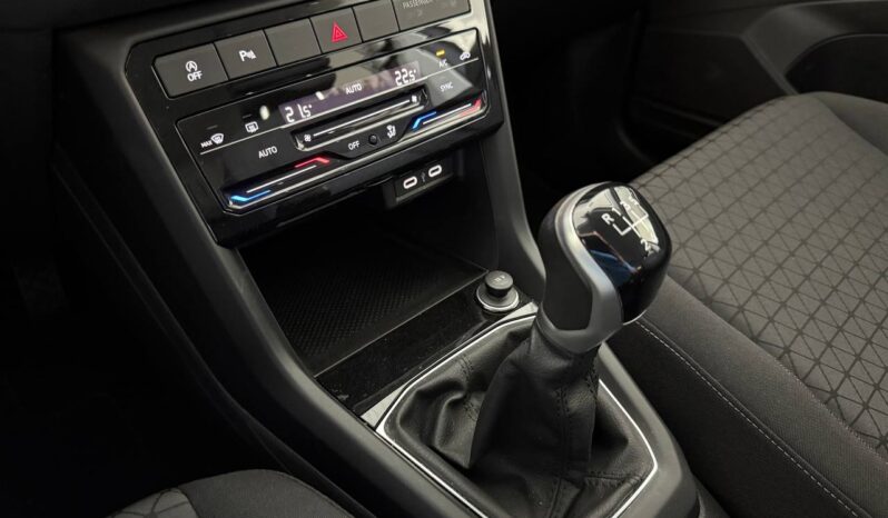 
								Volkswagen T-Cross 1.0 TSI R-line full									