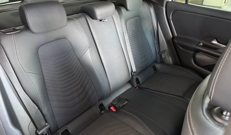 
								MERCEDES-BENZ GLA 200 d Automatic Business Extra full									