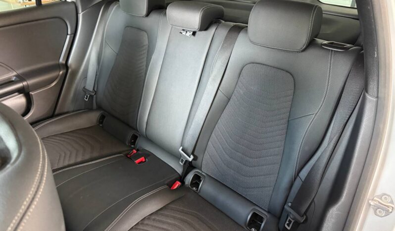 
								MERCEDES-BENZ GLA 200 d Automatic Business Extra full									