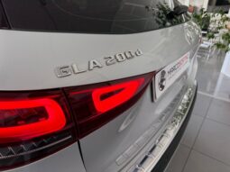 
										MERCEDES-BENZ GLA 200 d Automatic Business Extra full									