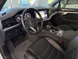 
										VOLKSWAGEN TOUAREG 3.0 V6 231cv TDI R LINE full									