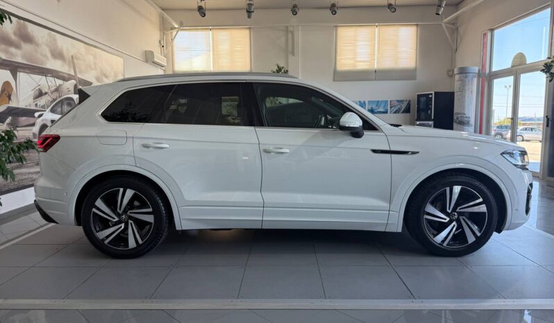 
								VOLKSWAGEN TOUAREG 3.0 V6 231cv TDI R LINE full									