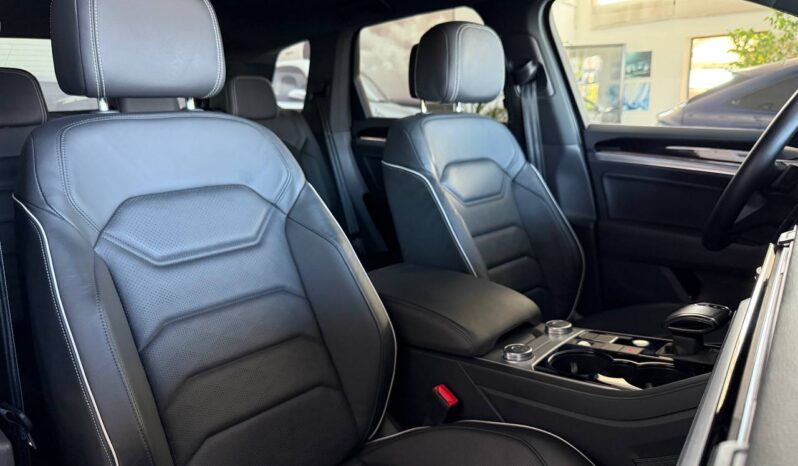 
								VOLKSWAGEN TOUAREG 3.0 V6 231cv TDI R LINE full									