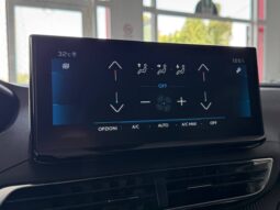 
										PEUGEOT 3008 BLUEHDI 130cv EAT8 S&S ALLURE full									
